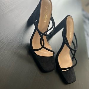 Fashion Nova Heeled Sandals Never Worn Size 7.5